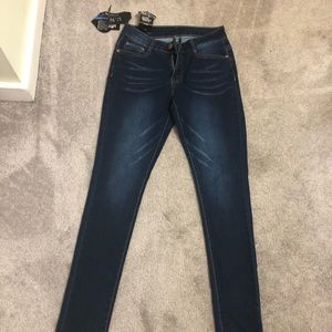 Fashion Nova booty lifting jeans size 7/8 $10